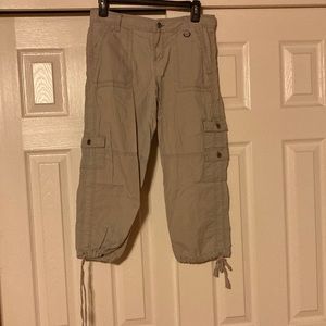 Women’s cargo capris.  Size 4.